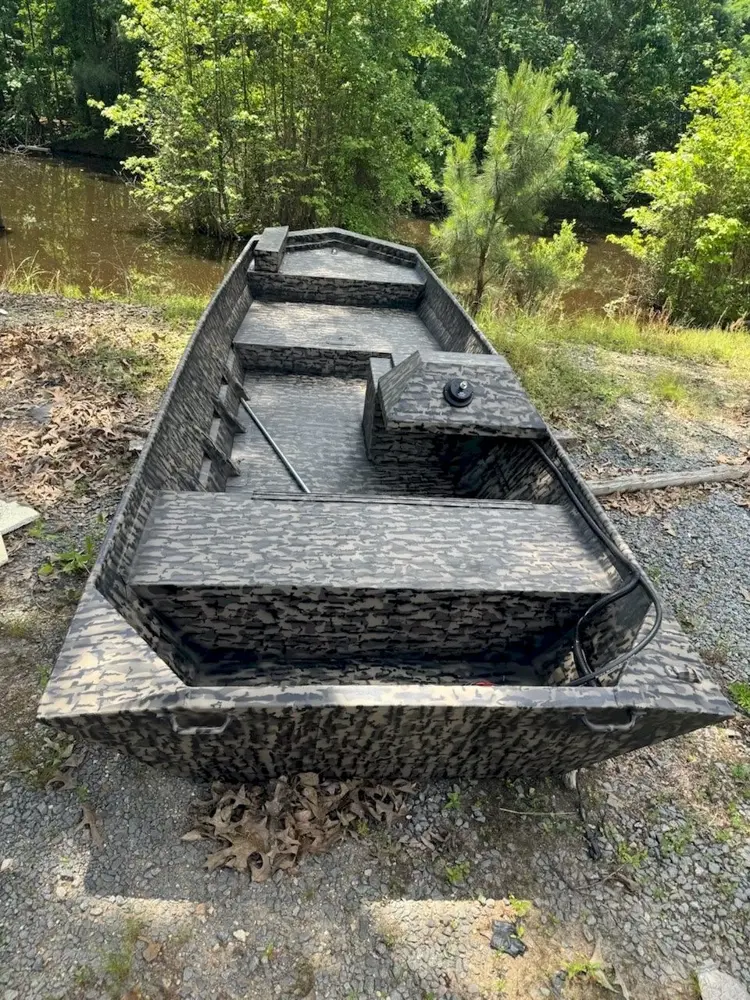 15 x 42 MUV Duck Boat w/ Side Console