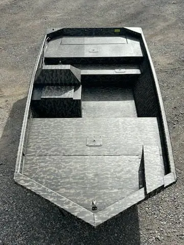 15 x 42 MUV Duck Boat w/ Side Console photo 2