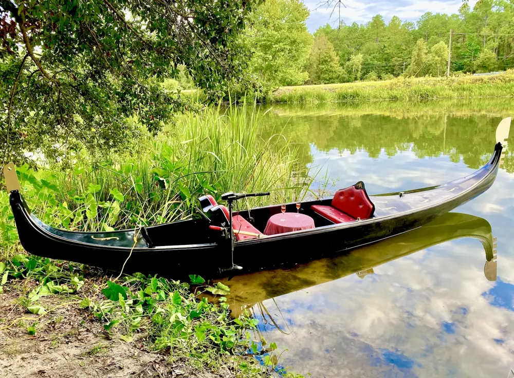 24' Venetian Gondola photo 3