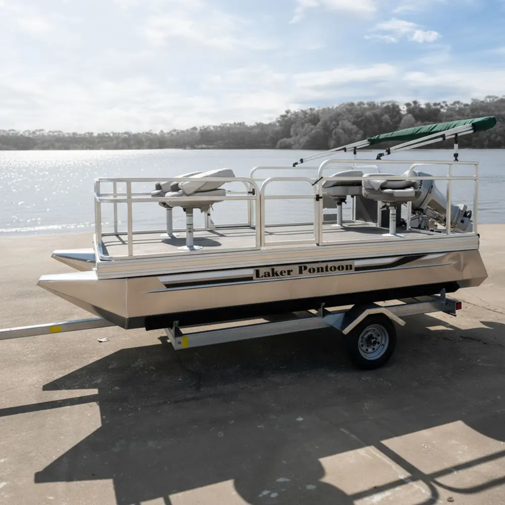 Laker 612 Classic w/ 9.9 HP Honda Package