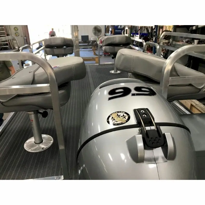 Laker 612 Classic w/ 9.9 HP Honda Package photo 4
