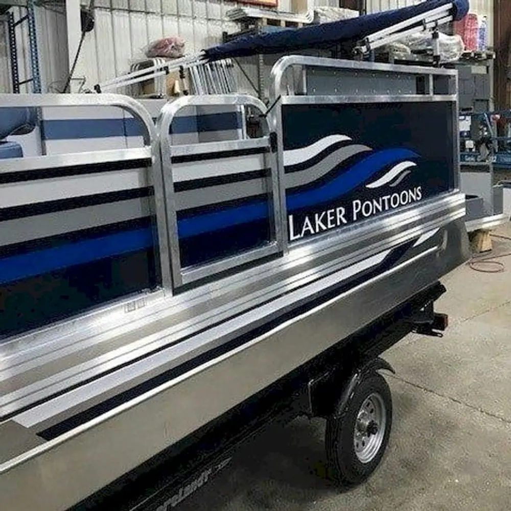 Laker 714 DLX 15HPF Package photo 3