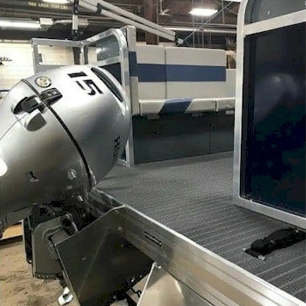Laker 714 DLX 15HPF Package photo 4