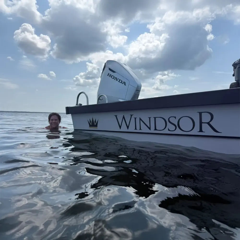 Windsor FTW250 Tri-Toon Work Boat photo 2